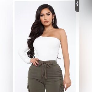 One shoulder top size small